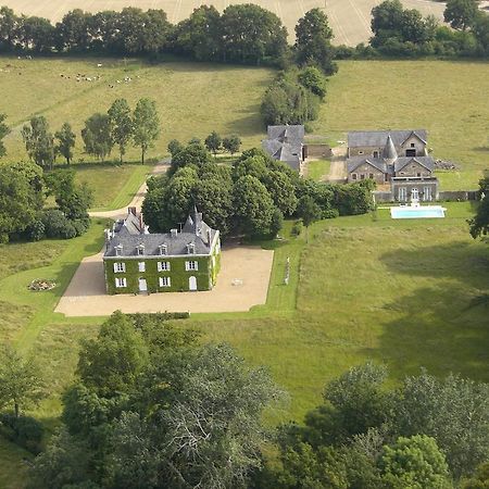 Château des Lutz Daon Extérieur photo