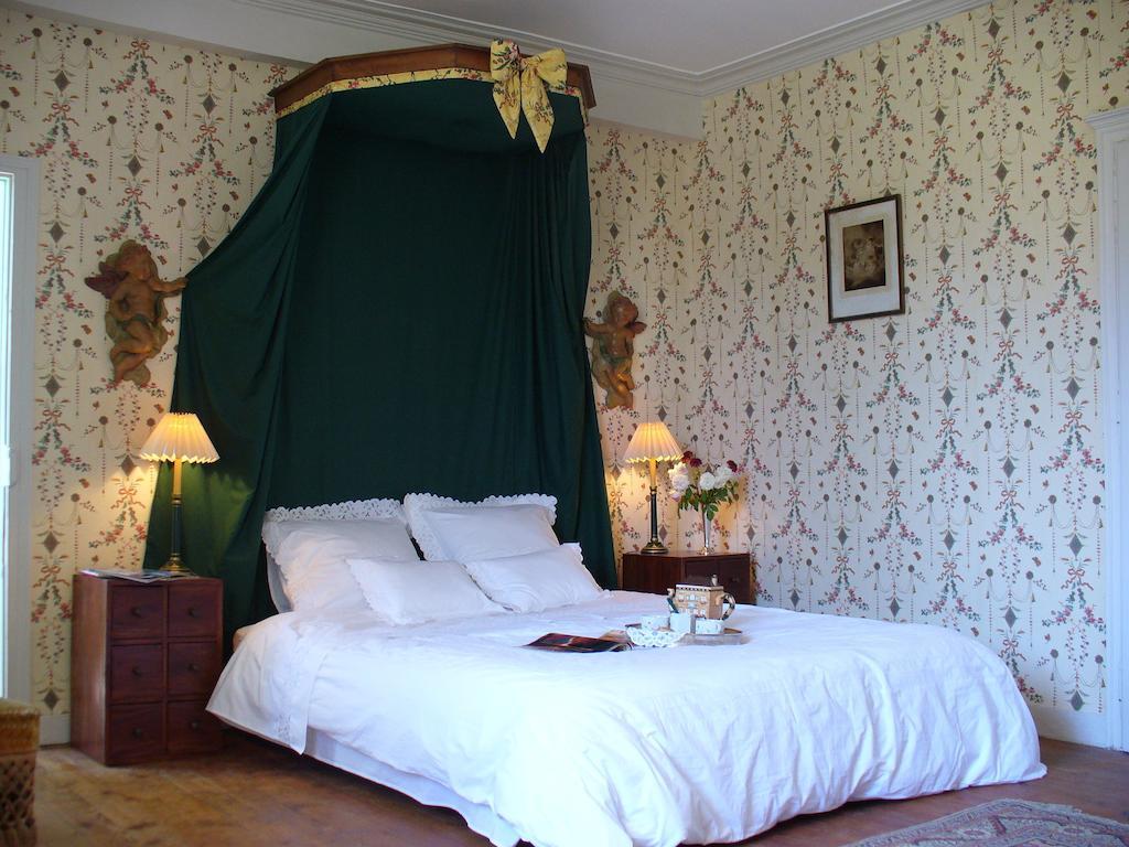 Château des Lutz Daon Chambre photo