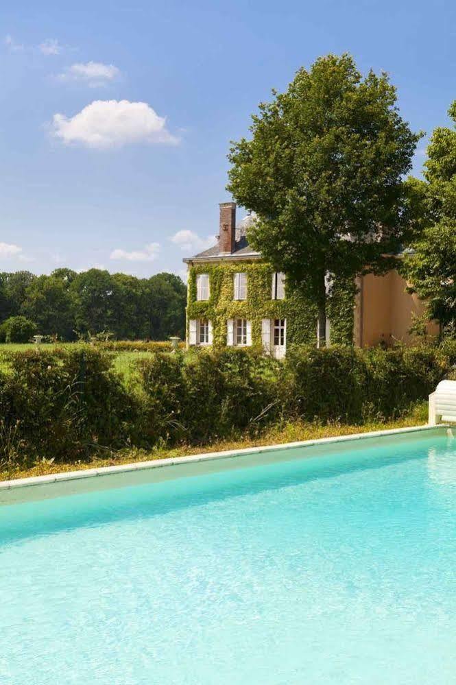 Château des Lutz Daon Extérieur photo