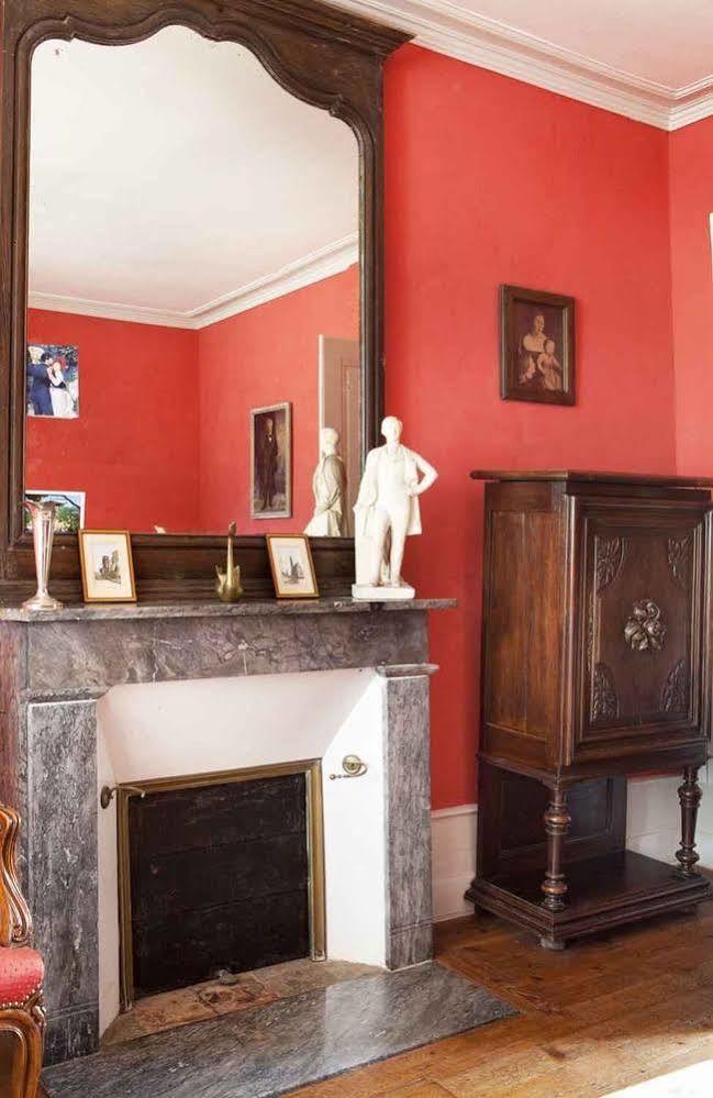 Château des Lutz Daon Extérieur photo