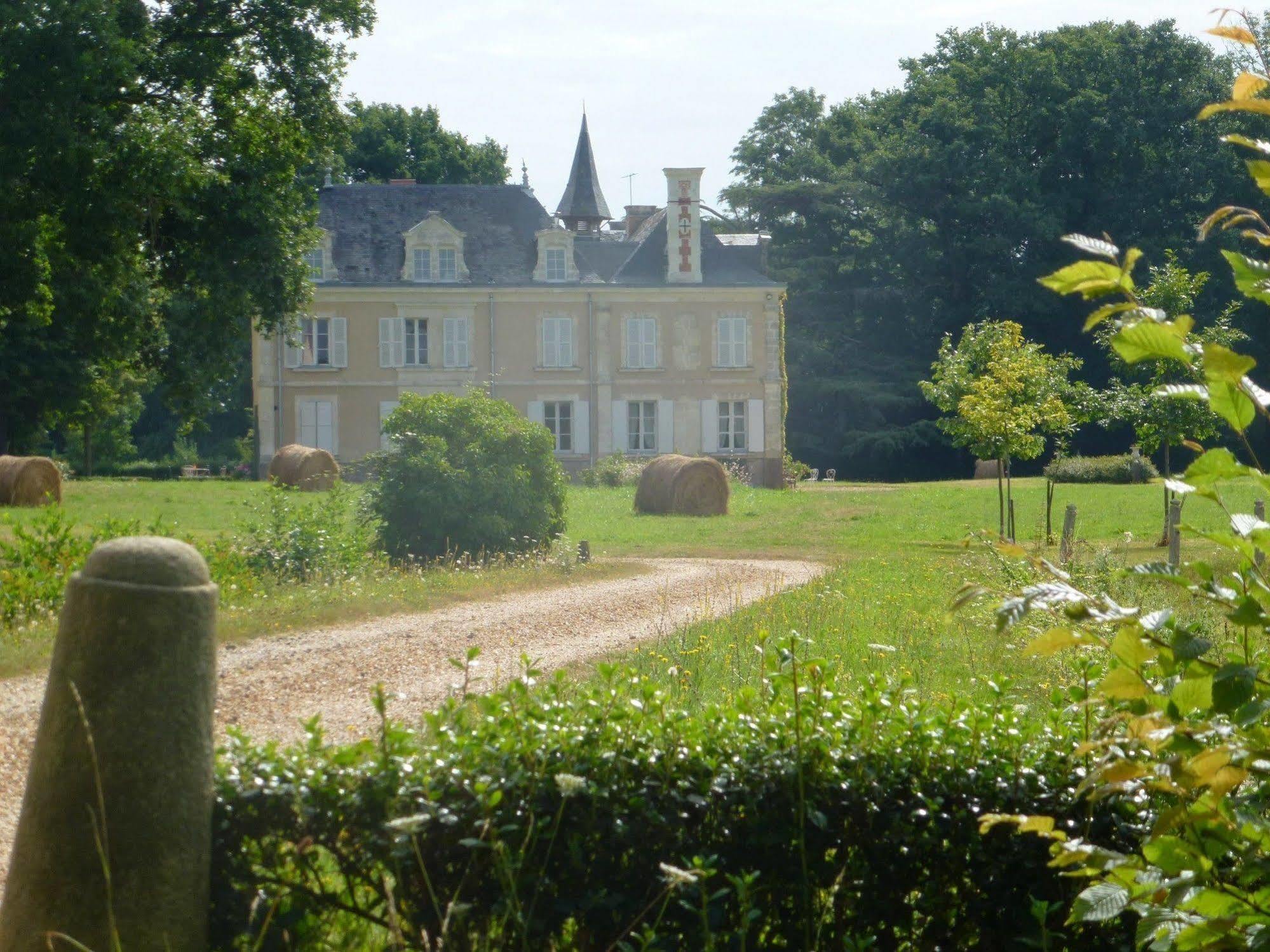 Château des Lutz Daon Extérieur photo